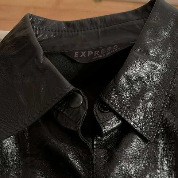 Black leather shirt. - Picture 4 of 12